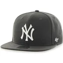 schwarze-snapback-kappe-new-york-yankees-mlb-captain-von-47-brand