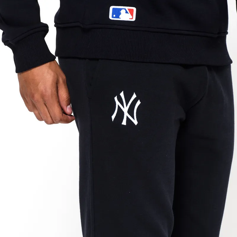 kalhoty-dlouhe-kalhoty-namornicka-modra-track-pant-new-york-yankees-mlb-new-era kalhoty-dlouhe-kalhoty-namornicka-modra-track-pant-new-york-yankees-mlb-new-era