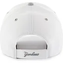 weisse-gebogene-kappe-der-new-york-yankees-mlb-audible-2-tone-mvp-von-47-brand