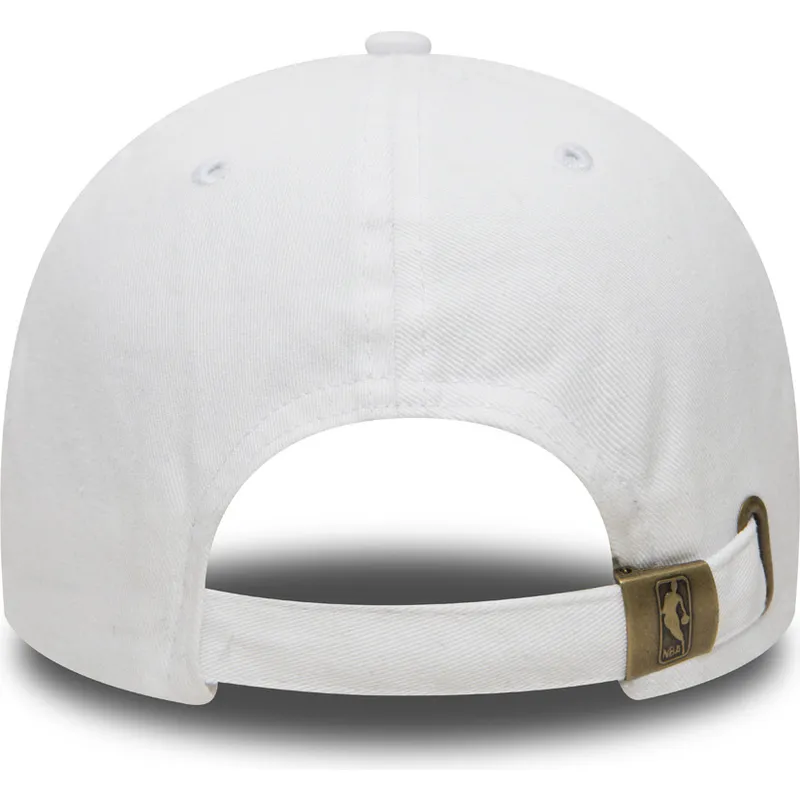 cap-zaoblena-white-adjustable-strap-9forty-washed-chicago-bulls-nba-new-era