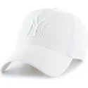 weisse-gebogene-kappe-mit-weissem-new-york-yankees-logo-mlb-clean-up-von-47-brand