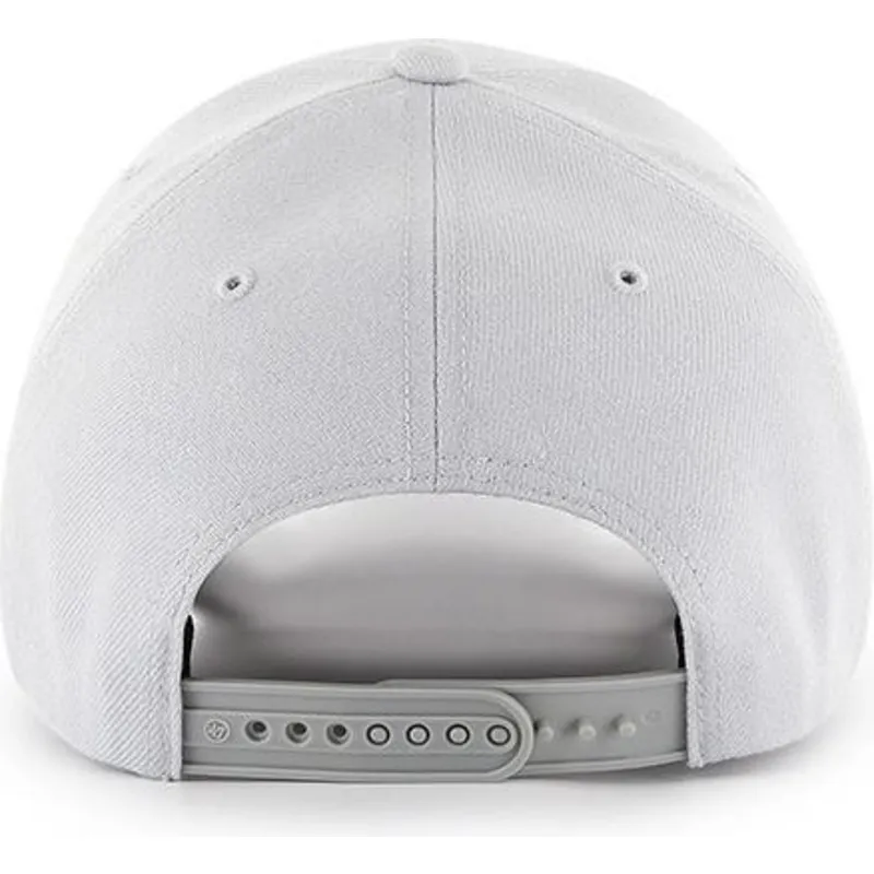 cepice-zaoblena-seda-snapback-plata-new-york-yankees-mlb-47-brand