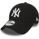 svart-justerbar-kurvad-keps-9forty-essential-fran-new-york-yankees-mlb-av-new-era