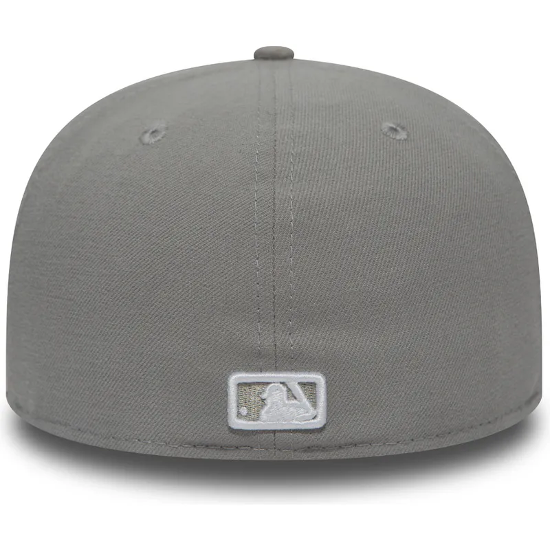 cepice-rovna-seda-prilehava-59fifty-essential-new-york-yankees-mlb-new-era