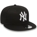 cepice-rovna-cerna-snapback-ajustable-9fifty-white-on-black-new-york-yankees-mlb-new-era