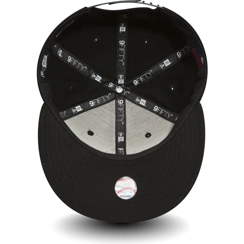 cepice-rovna-cerna-snapback-ajustable-9fifty-white-on-black-new-york-yankees-mlb-new-era
