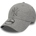new-era-mlb-9forty-essential-verstellbare-graue-kappe-mit-gebogenem-schirm-und-grauem-new-york-yankees-logo