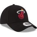 svart-justerbar-kurvad-keps-9forty-the-league-fran-miami-heat-nba-av-new-era