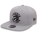 cepice-rovna-seda-snapback-9fifty-chain-stitch-toronto-raptors-nba-new-era