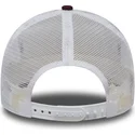 new-era-mlb-new-york-yankees-9forty-essential-trucker-cap-in-weinrot-mit-goldenem-logo