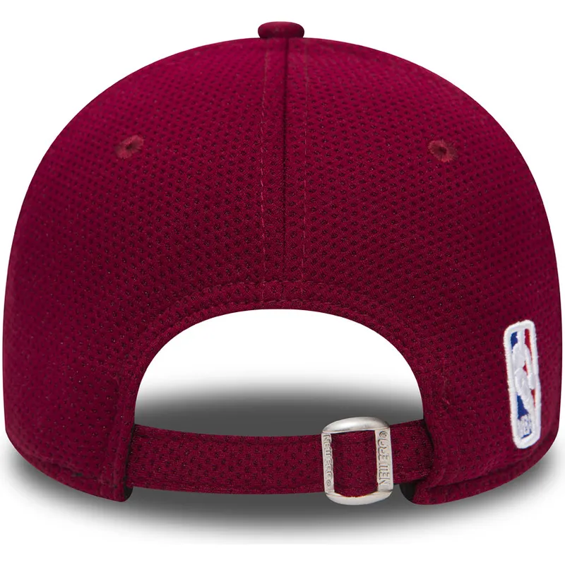 cepice-zaoblena-cervena-nastavitelny-9forty-mesh-cleveland-cavaliers-nba-new-era