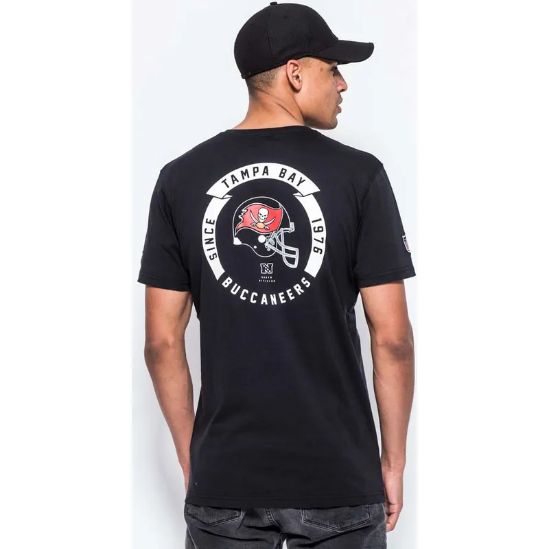 tricka-kratky-rukav-cerna-helmet-tampa-bay-buccaneers-nfl-new-era