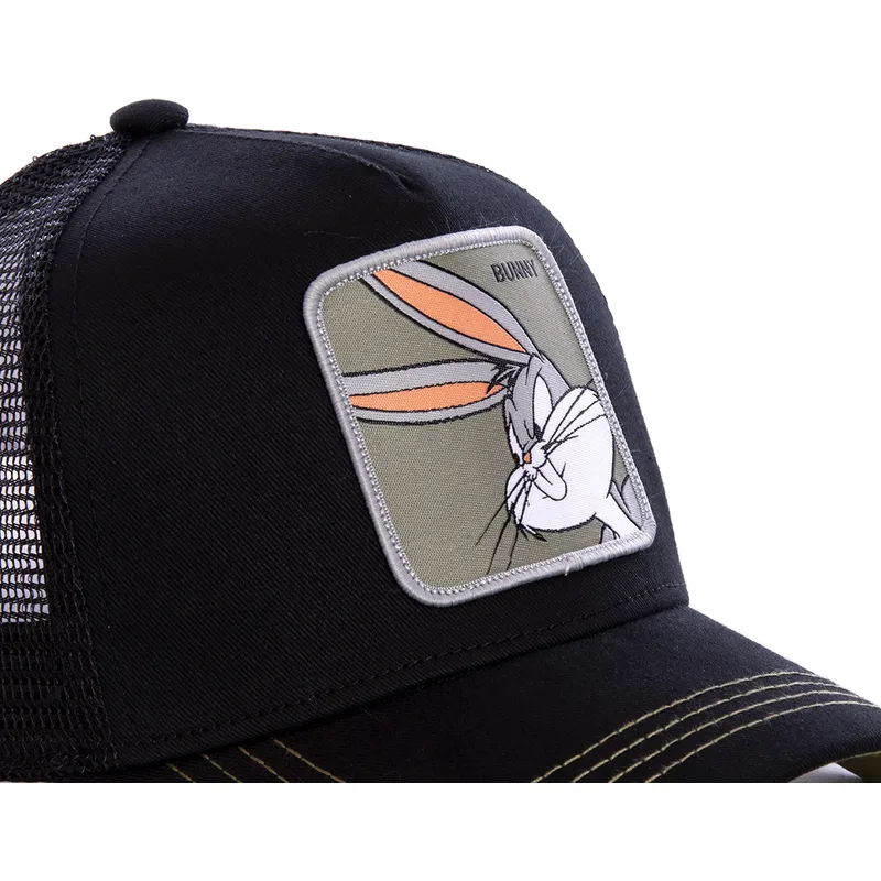 cap-zaoblena-black-snapback-bugs-bunny-looney-tunes-capslab