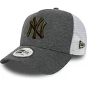 cepice-zaoblena-seda-snapback-9forty-essential-jersey-new-york-yankees-mlb-new-era