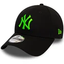 cepice-zaoblena-cerna-nastavitelny-9forty-league-essential-neon-new-york-yankees-mlb-new-era
