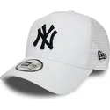 cepice-zaoblena-zadne-zvire-bila-snapback-essential-a-frame-new-york-yankees-mlb-new-era
