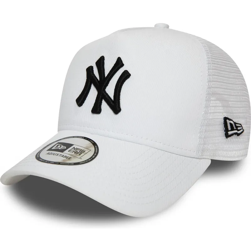 weisse-trucker-cap-mit-schwarzem-logo-essential-a-frame-der-new-york-yankees-mlb-von-new-era