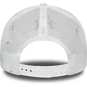 cepice-zaoblena-bila-snapback-essential-a-frame-new-york-yankees-mlb-new-era