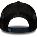 cepice-zaoblena-namornicka-modra-snapback-bear-tattoo-pack-a-frame-new-era