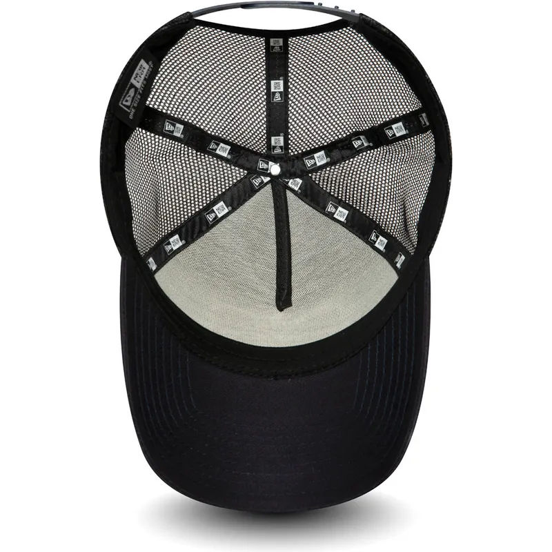 cepice-zaoblena-namornicka-modra-snapback-bear-tattoo-pack-a-frame-new-era