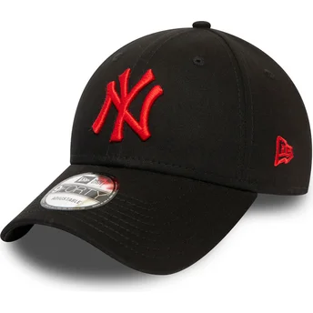 Svart böjd justerbar keps med röd logotyp 9FORTY League Essential från New York Yankees MLB av New Era