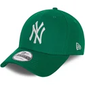 cepice-zaoblena-zelena-nastavitelny-9forty-league-essential-new-york-yankees-mlb-new-era