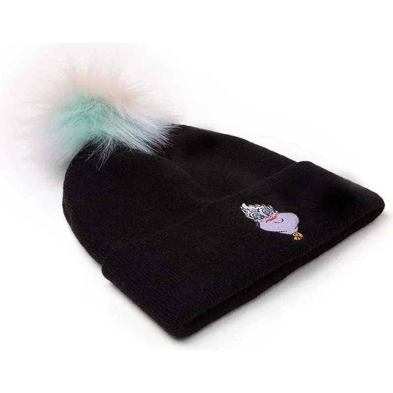 cepice-pompon-cerna-la-sirenita-difuzed