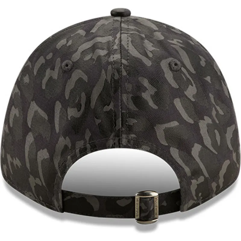 cepice-zaoblena-maskacova-nastavitelny-9forty-all-over-camo-chicago-bulls-nba-new-era