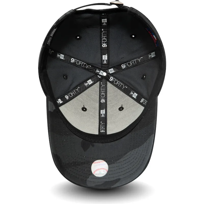gebogene-kappe-schwarzes-camouflage-verstellbar-fur-kinder-mit-schwarzem-logo-9forty-league-essential-von-new-york-yankees-mlb-v