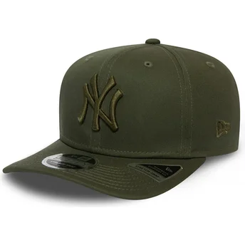 cepice-zaoblena-zelena-snapback-9fifty-stretch-snap-league-essential-new-york-yankees-mlb-new-era