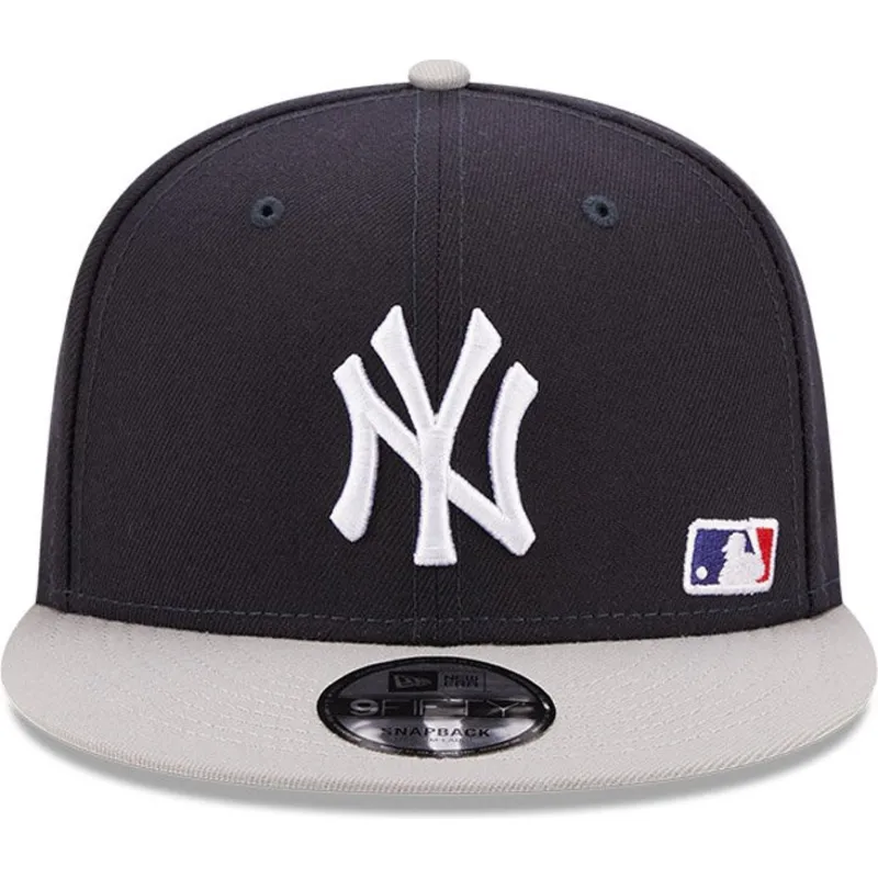 marineblaue-und-graue-flache-snapback-kappe-9fifty-team-arch-der-new-york-yankees-mlb-von-new-era