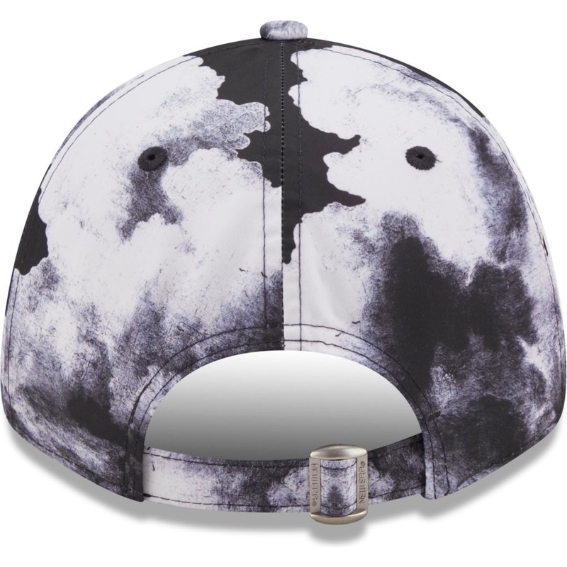 new-era-curved-brim-9forty-cloud-le-louvre-black-adjustable-cap