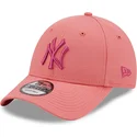 cepice-zaoblena-ruzova-nastavitelny-9forty-league-essential-new-york-yankees-mlb-new-era