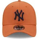 cepice-zaoblena-hneda-prilehava-39thirty-league-essential-new-york-yankees-mlb-new-era