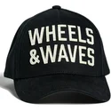 schwarze-snapback-cap-classic-ww22-von-wheels-and-waves-mit-gebogenem-schirm