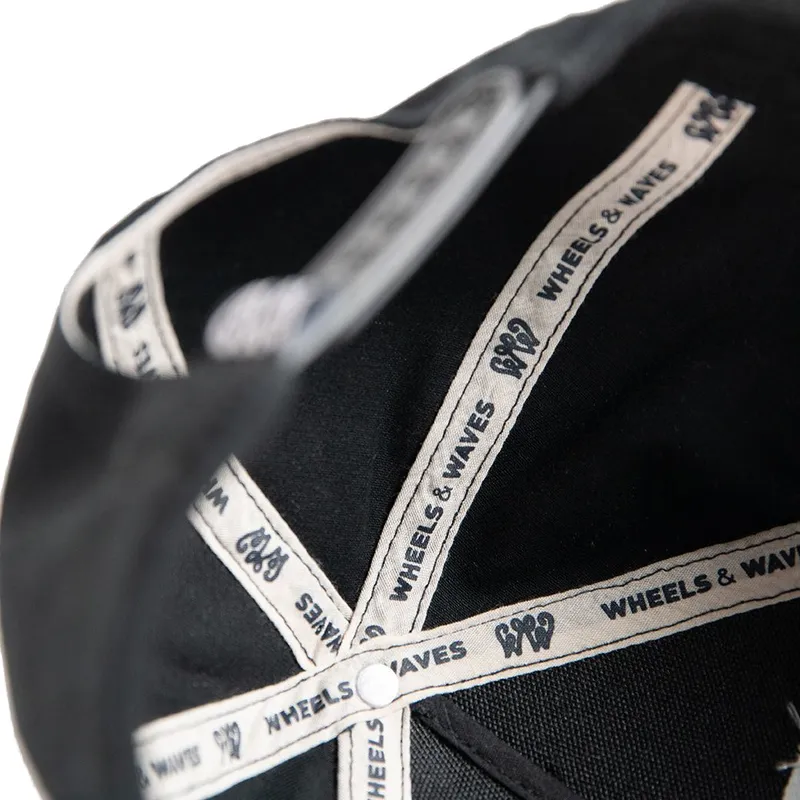 cepice-zaoblena-cerna-snapback-classic-ww22-wheels-and-waves cepice-zaoblena-cerna-snapback-classic-ww22-wheels-and-waves