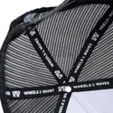 cepice-zaoblena-cerna-snapback-nuts-bw-ww26-wheels-and-waves