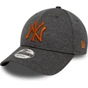 cepice-zaoblena-seda-nastavitelny-9forty-shadow-tech-new-york-yankees-mlb-new-era