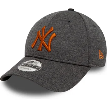 cepice-zaoblena-seda-nastavitelny-9forty-shadow-tech-new-york-yankees-mlb-new-era
