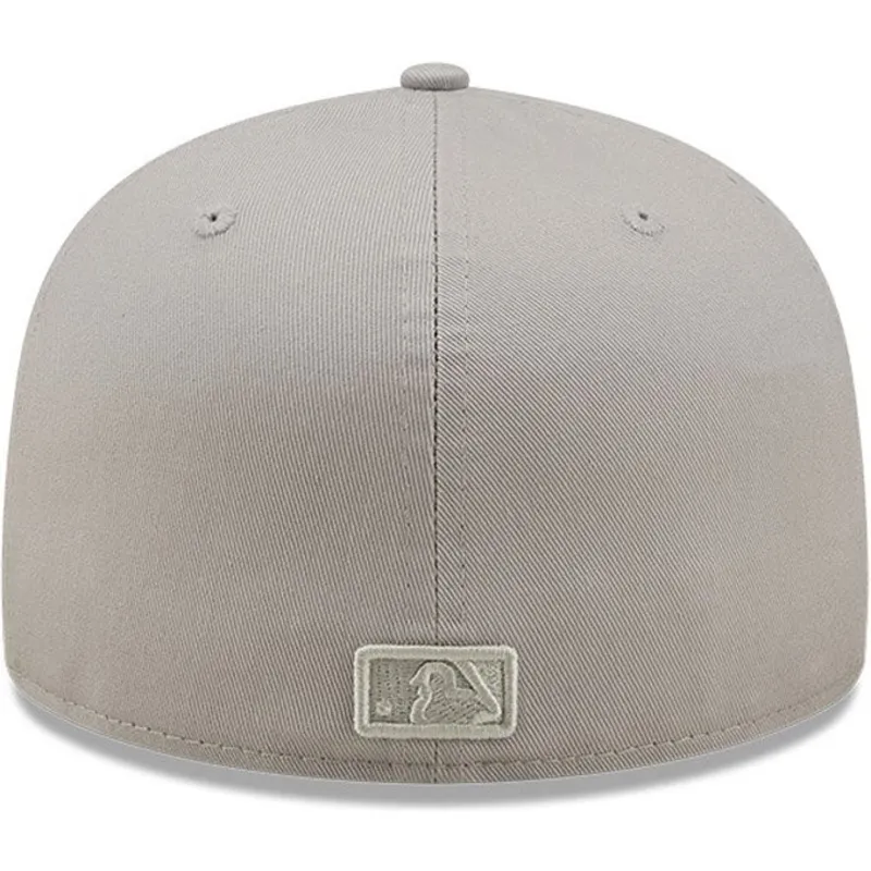 cepice-rovna-seda-prilehava-59fifty-parche-lateral-world-series-new-york-yankees-mlb-new-era