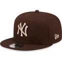 cepice-rovna-hneda-snapback-9fifty-league-essential-new-york-yankees-mlb-new-era