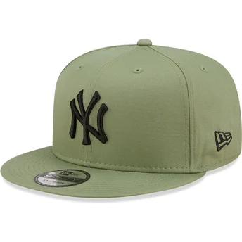 cepice-rovna-zelena-snapback-9fifty-league-essential-new-york-yankees-mlb-new-era