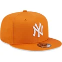 cepice-rovna-oranzova-snapback-9fifty-league-essential-new-york-yankees-mlb-new-era