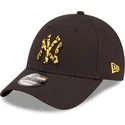 justerbar-svart-bojd-keps-med-gult-new-york-yankees-logotyp-9forty-seasonal-infill-fran-mlb-new-era