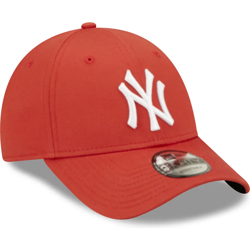 cepice-zaoblena-cervena-nastavitelny-9forty-league-essential-new-york-yankees-mlb-new-era