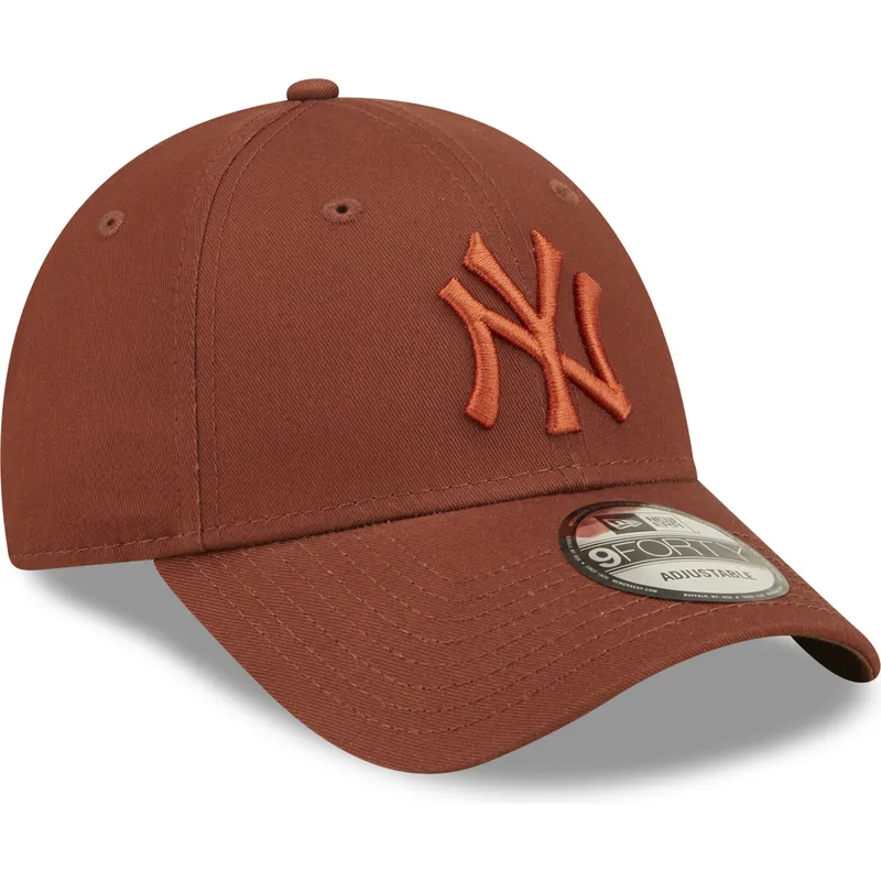 cepice-zaoblena-hneda-nastavitelny-9forty-league-essential-new-york-yankees-mlb-new-era