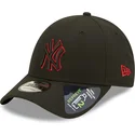 new-york-yankees-mlb-9forty-neon-pack-repreve-schwarze-snapback-cap-mit-gebogenem-schirm-und-rotem-logo-von-new-era