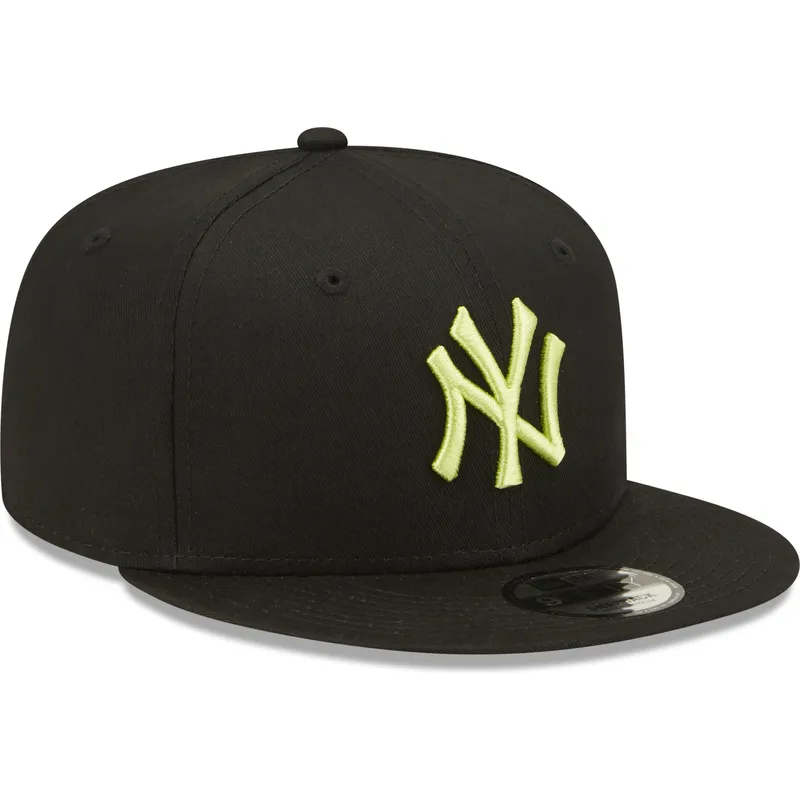 cepice-rovna-cerna-snapback-9fifty-league-essential-new-york-yankees-mlb-new-era