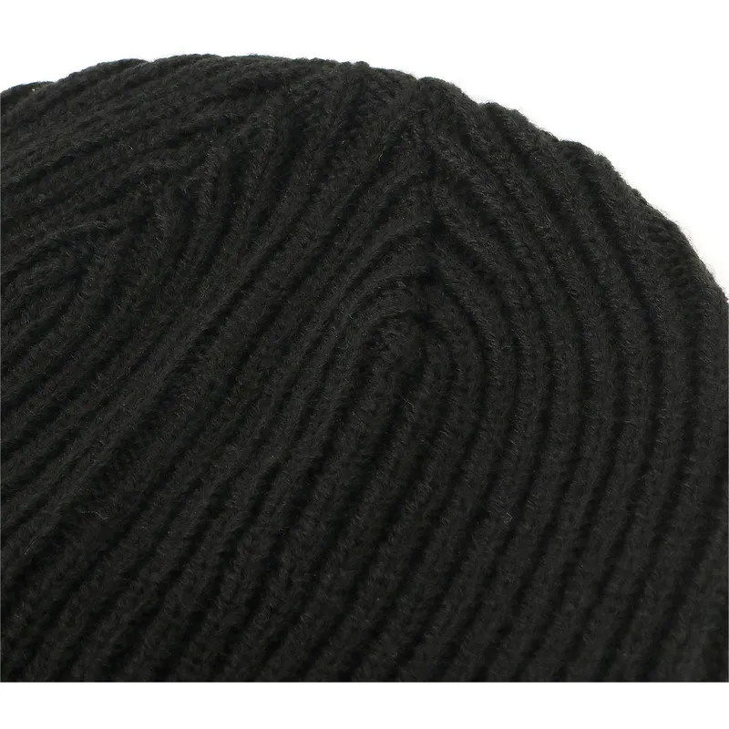 schwarze-mutze-ribbed-classic-cuff-von-puma