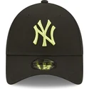 cepice-zaoblena-cerna-nastavitelny-9forty-league-essential-new-york-yankees-mlb-new-era